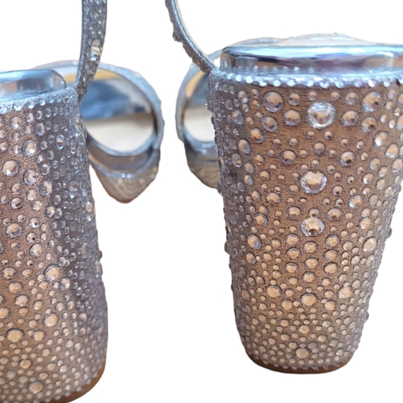 Steve Madden Silver Rhinestone Sanadals - Picture 4 of 5